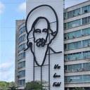 Camilo Cienfuegos op een gevel aan het Plaza de la Revolución