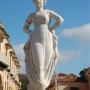 Standbeeld van de Maagd Maria op het Plaza Mayor