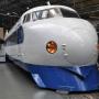 Naast stoomlocomotieven is ook deze Japanse kogeltrein uit 1976 te zien die tot 2000 in dienst is geweest
