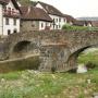 Eén van de stenen bruggen over de Anduña rivier in Ochagavía