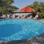 Het zwembad van het Etosha Safari Camp