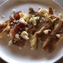 Na de ochtend gamedrive ontbijt in de lodge, fruit en toast met bacon en eieren