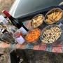 Een sundowner met hapjes en drankjes aan het einde van de middag gamedrive