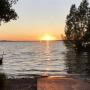 Zonsondergang bij het Östra Ringsjön meer