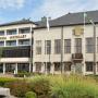 Het hotel zit in hetzelfde gebouw als het stadhuis van Nybro
