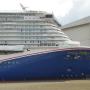 Het cruiseschip Carnival Jubilee ligt bij de werf aan de kade om te worden afgebouwd