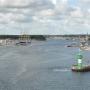 We varen het zeegat uit bij Travemünde